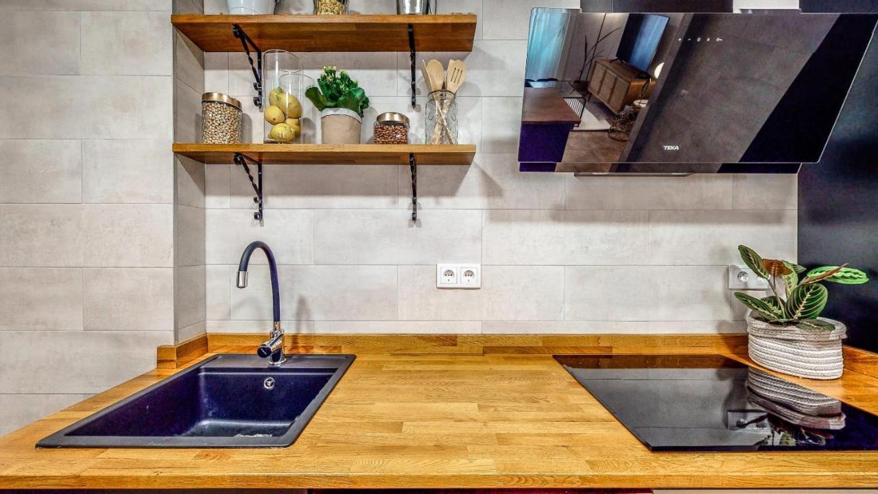 Holisplace- Lovely Apartment In Downtown Аликанте Екстериор снимка