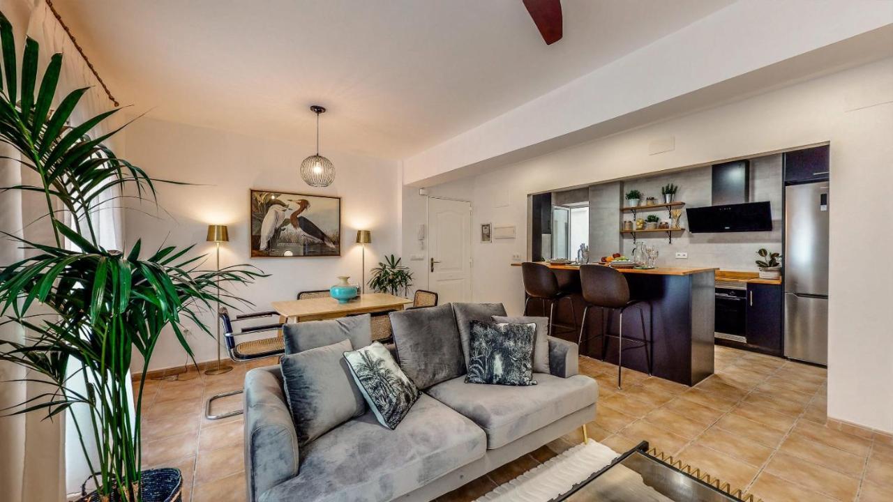 Holisplace- Lovely Apartment In Downtown Аликанте Екстериор снимка